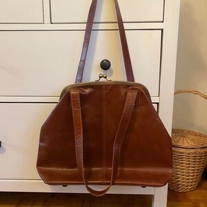 Kiss Clasp Shoulder Bag Purse